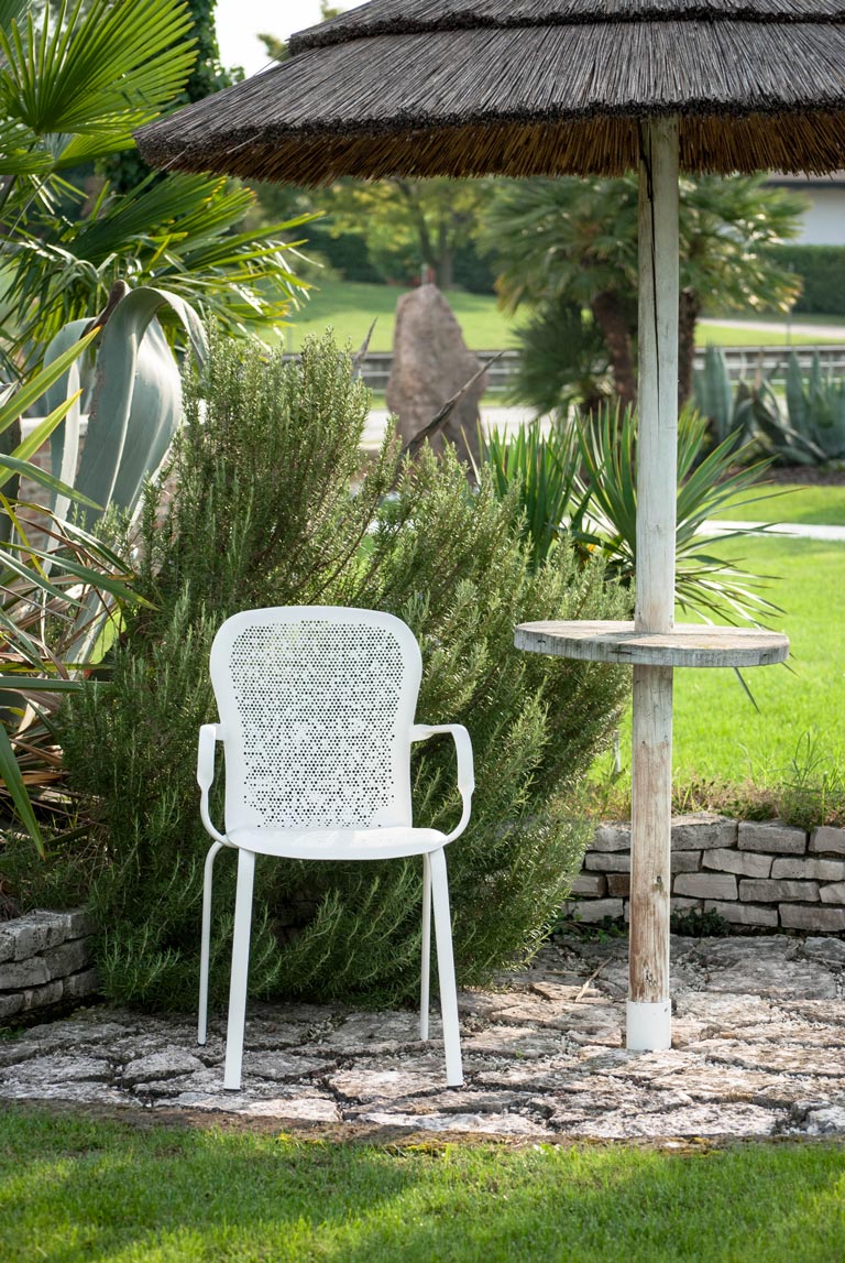 Sedia da giardino Bend - Acciaio Microforato Progetto Sedia